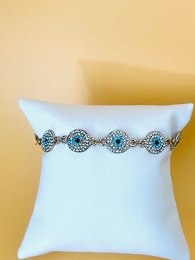 Paved evil eyes bracelet gold plated, adjustable size